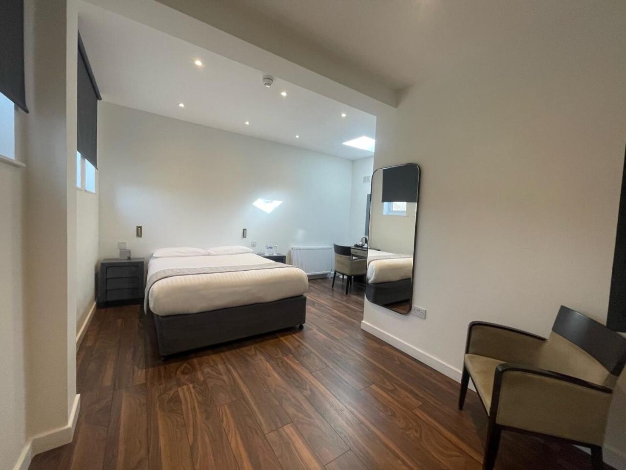 Hotel Nap Inn Barnet Eksteriør billede