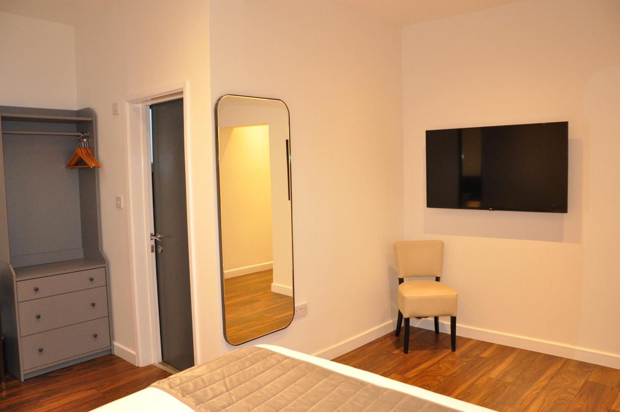 Hotel Nap Inn Barnet Eksteriør billede